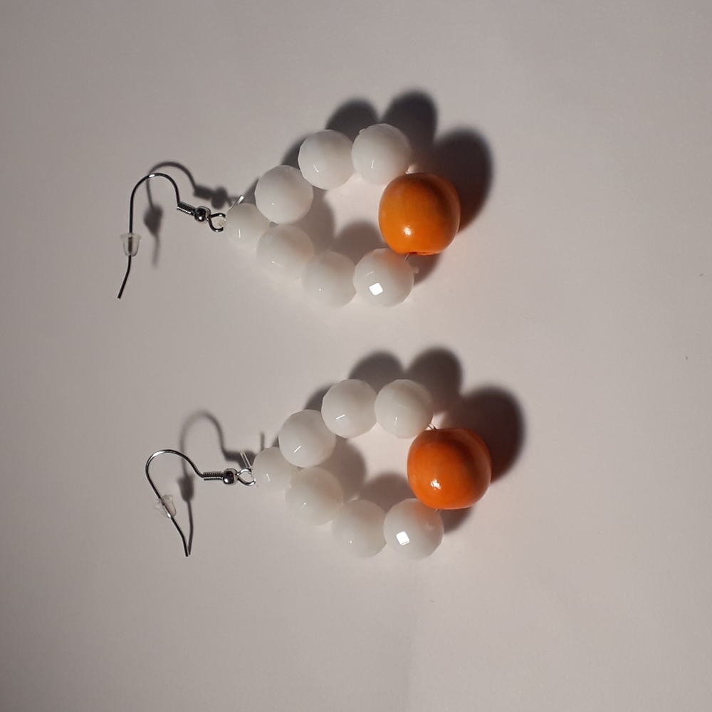 Diamond Bella Handcrafted Fashion earrings.